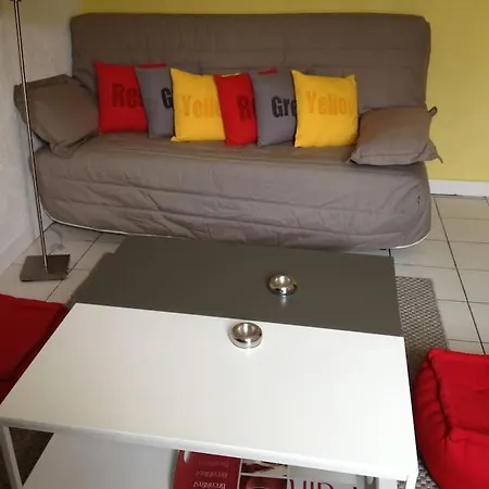 Apartamento Studio Rdc Avec Terrasse Ensoleillee *