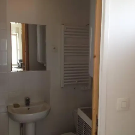 Studio Rdc Avec Terrasse Ensoleillee * La Rochelle (Charente-Maritime)