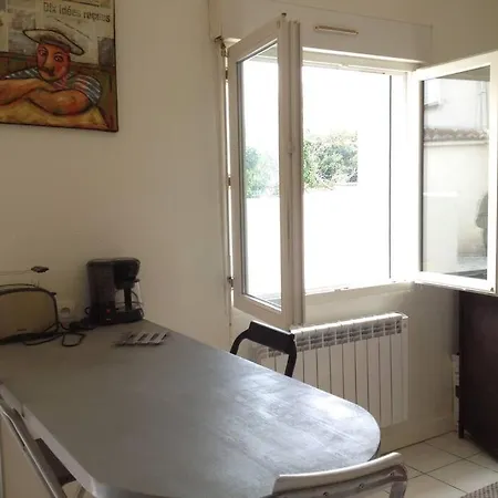 Apartamento Studio Rdc Avec Terrasse Ensoleillee