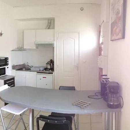 Studio Rdc Avec Terrasse Ensoleillee Apartamento