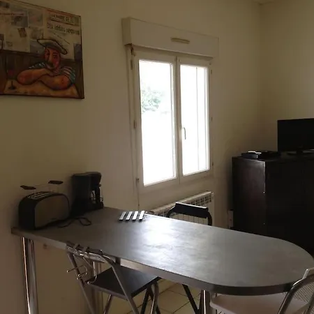 Studio Rdc Avec Terrasse Ensoleillee